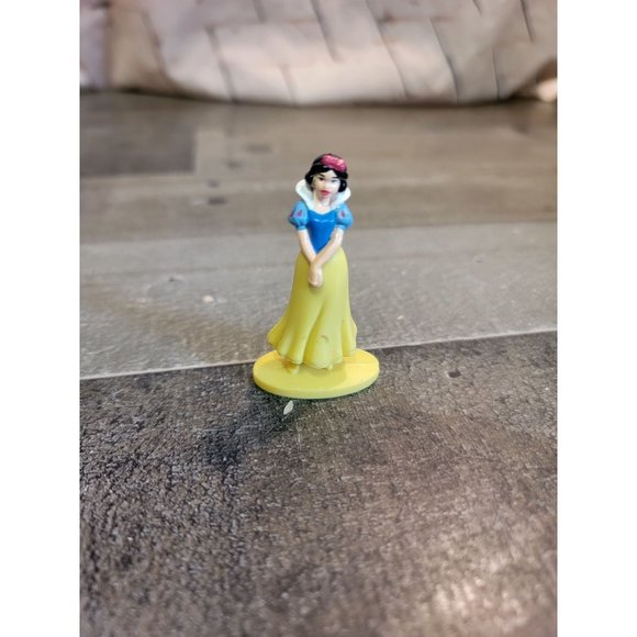 Snow White 2008 Hasbro princess Disney toy figure - Picture 1 of 5